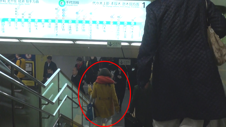 【13時13分】電車を降り千代田線方面へ