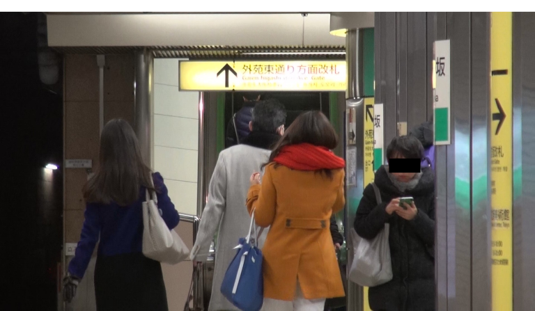 【13時21分】電車から降車