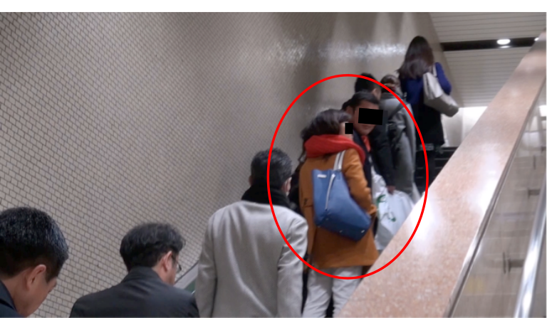 【13時22分】同駅構内で男性と合流！依頼者男性からの事前情報から、この男性が浮気相手と判明する