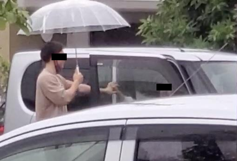 別れを惜しむA子と浮気相手