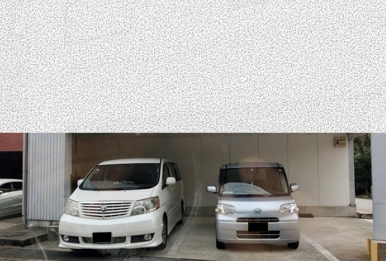 浮気相手の経営するパーソナルジムにA子と浮気相手の車が駐車しているのを確認