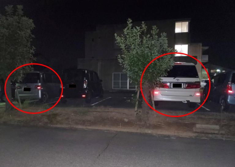 A子の自宅に浮気相手の車両が駐車しているのを確認