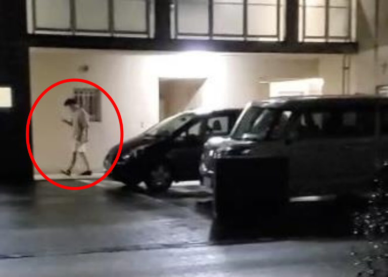 A子の自宅から浮気相手が出てくる